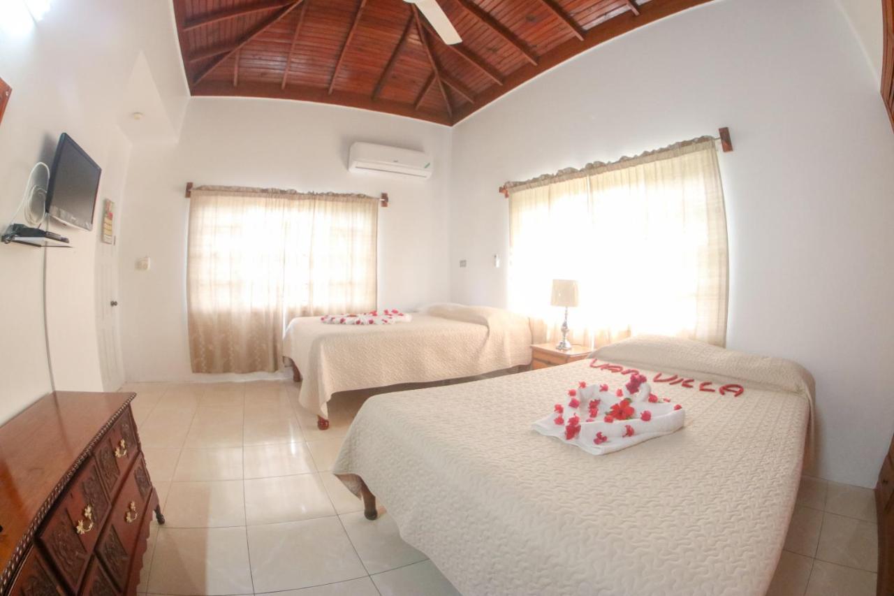 Van Villa Guesthouse Negril Eksteriør billede