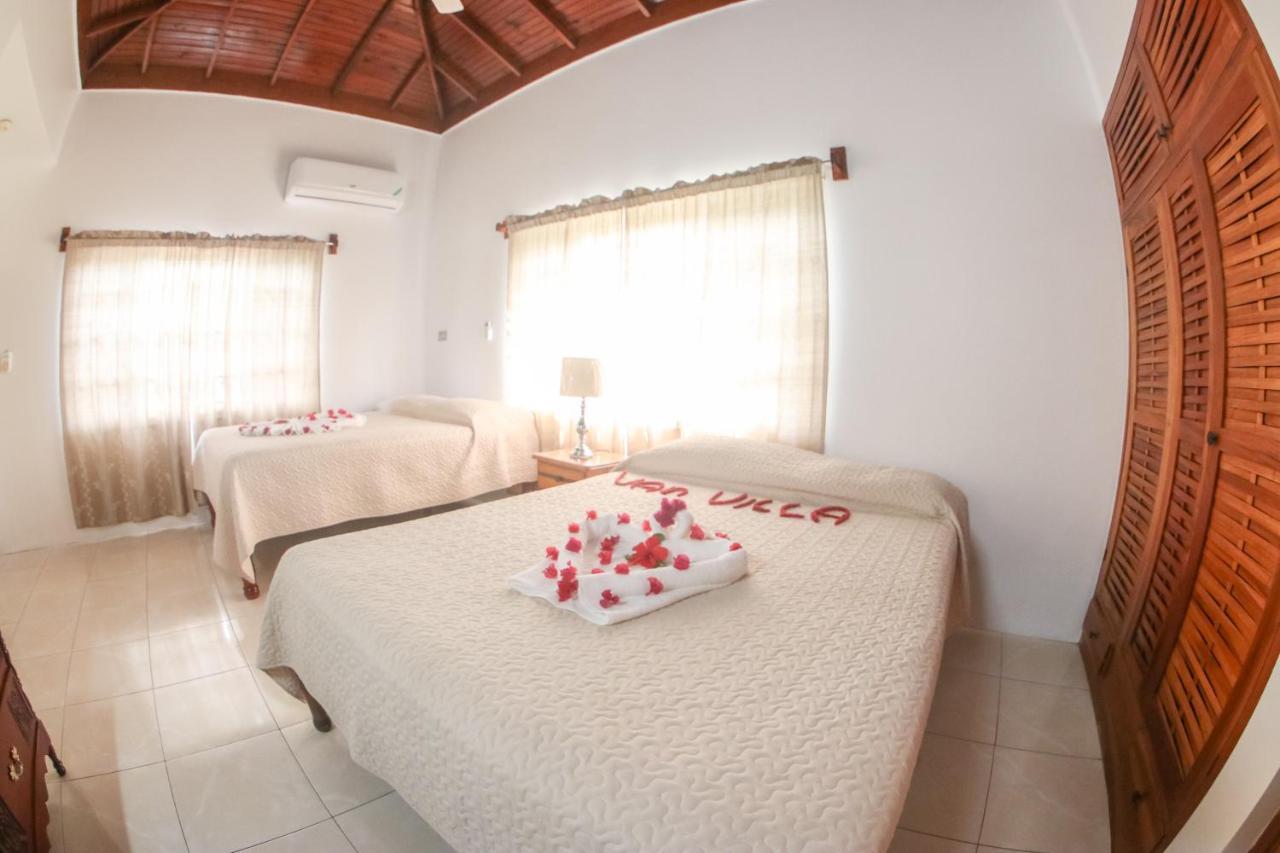 Van Villa Guesthouse Negril Eksteriør billede
