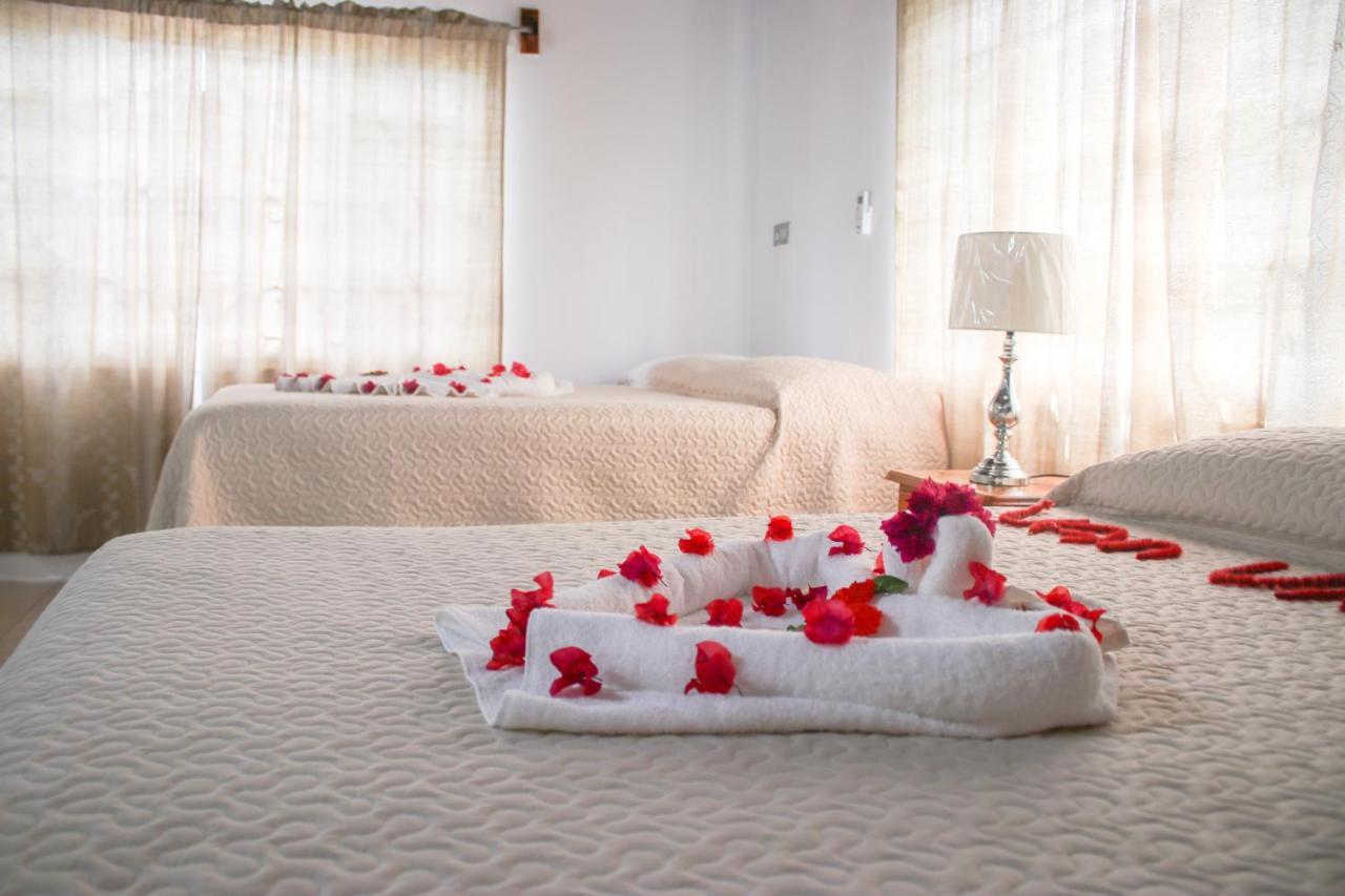 Van Villa Guesthouse Negril Eksteriør billede
