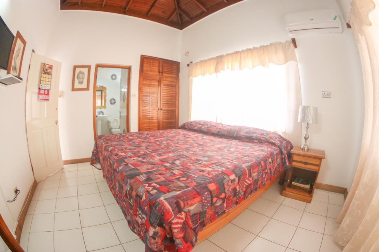 Van Villa Guesthouse Negril Eksteriør billede