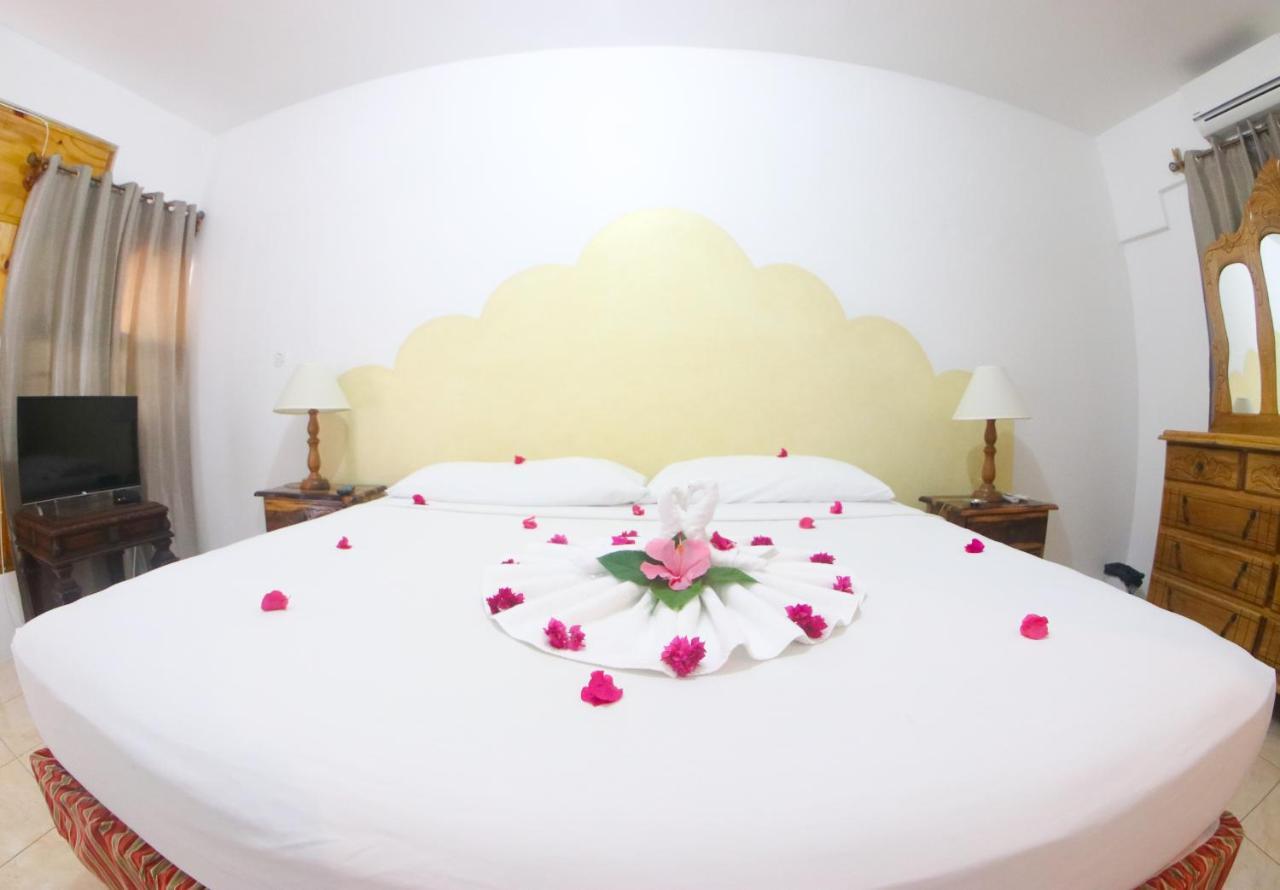 Van Villa Guesthouse Negril Eksteriør billede
