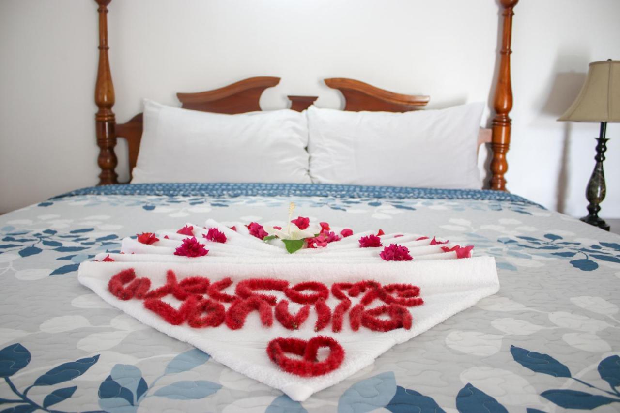 Van Villa Guesthouse Negril Eksteriør billede