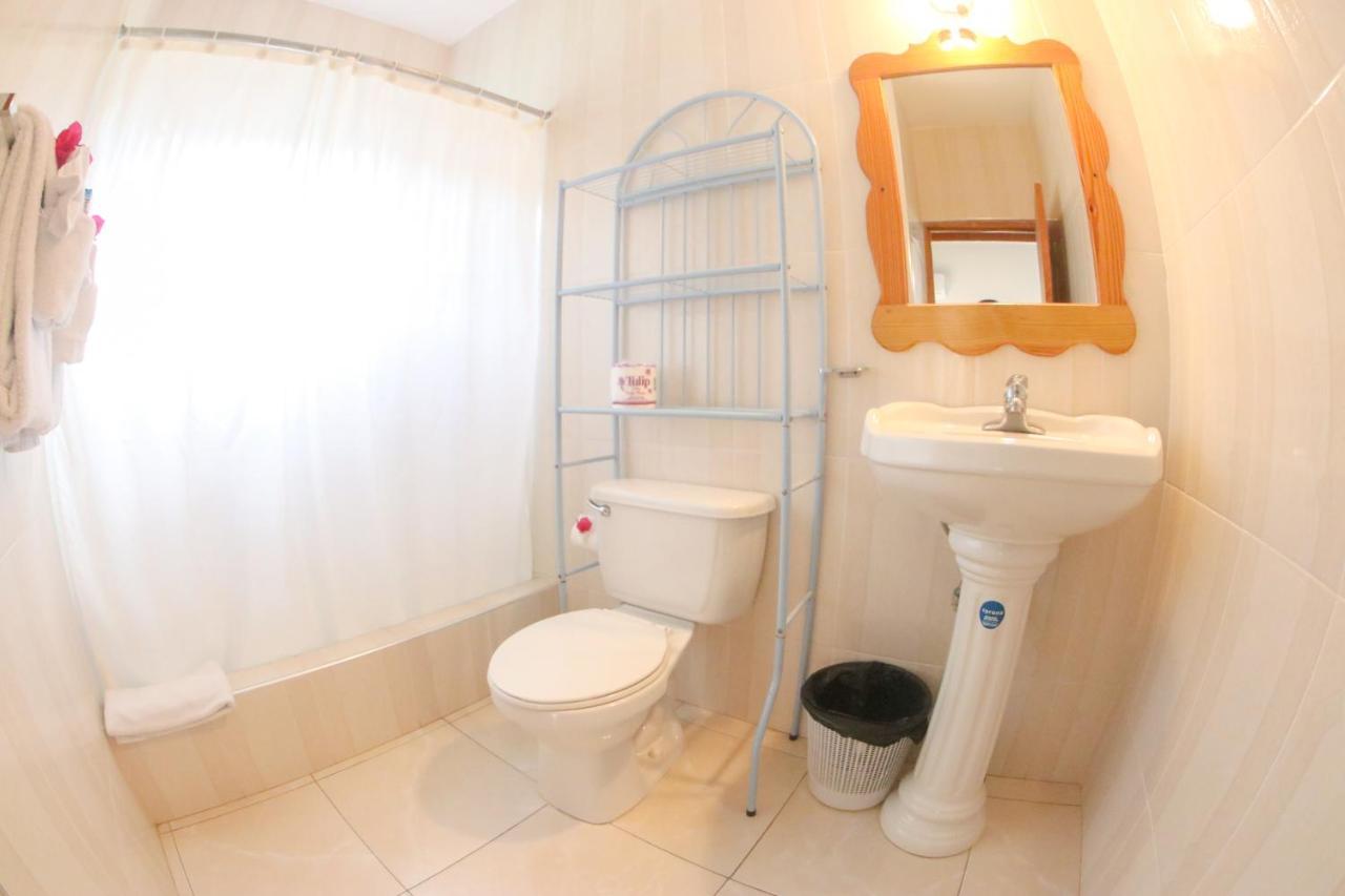 Van Villa Guesthouse Negril Eksteriør billede